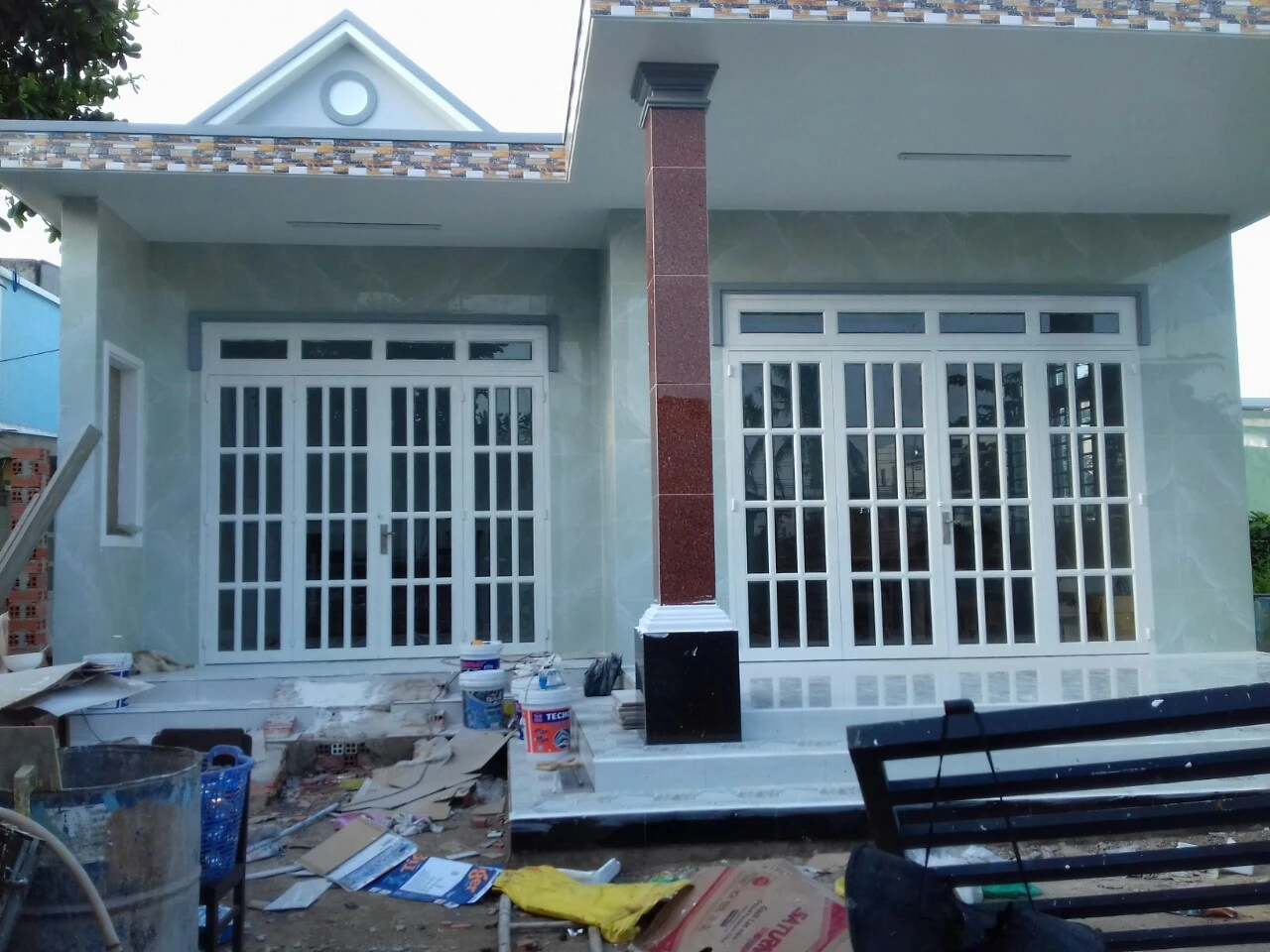 mẫu cửa cổng sắt 4 cánh đẹp, cổng sắt bốn cánh, cua cong sat 4 canh