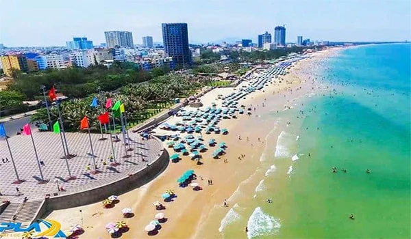 Viết một đoạn văn khoảng 5 câu tả một cảnh đẹp của quê em hoặc nơi em ở